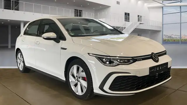 Volkswagen Golf view 2