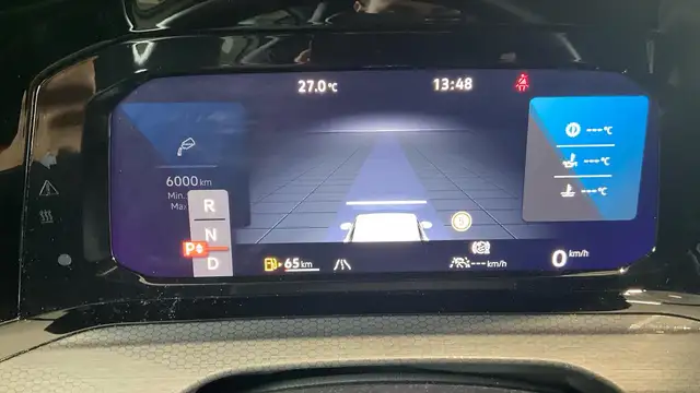 Volkswagen Golf view 9