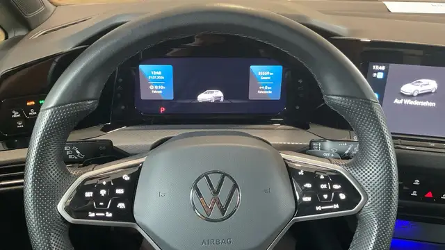 Volkswagen Golf view 8