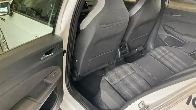 Volkswagen Golf view 7