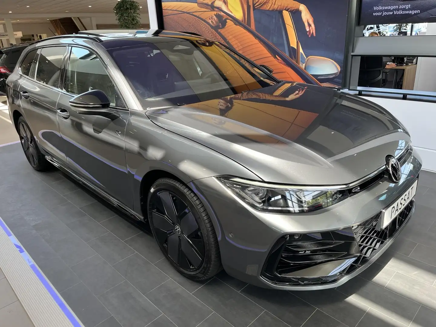 Volkswagen Passat Variant 1.5 eHybrid R-Line Edition Harman Kardon | Multime Grijs - 2