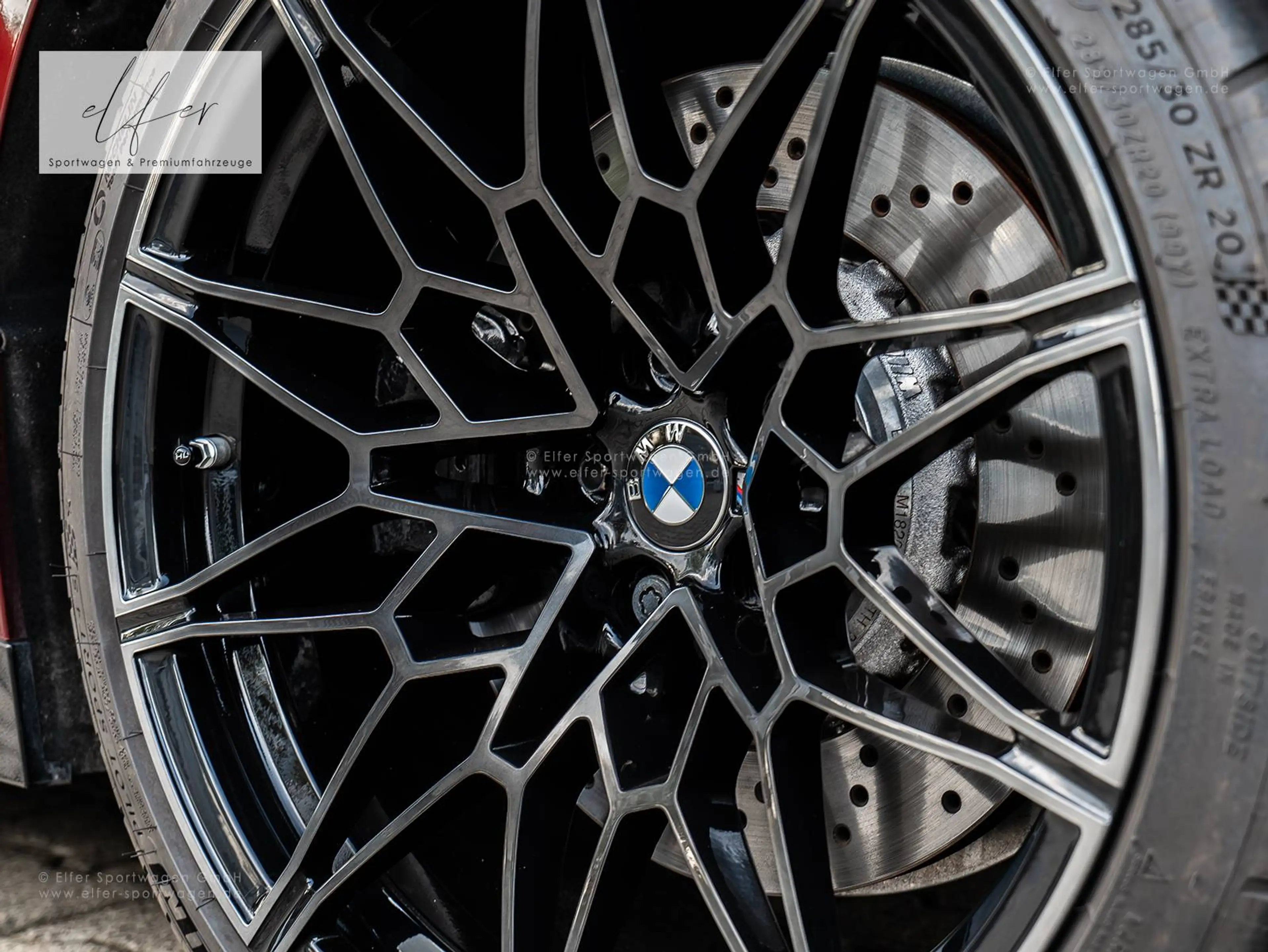 BMW M4 xDrive Competition — photo 11