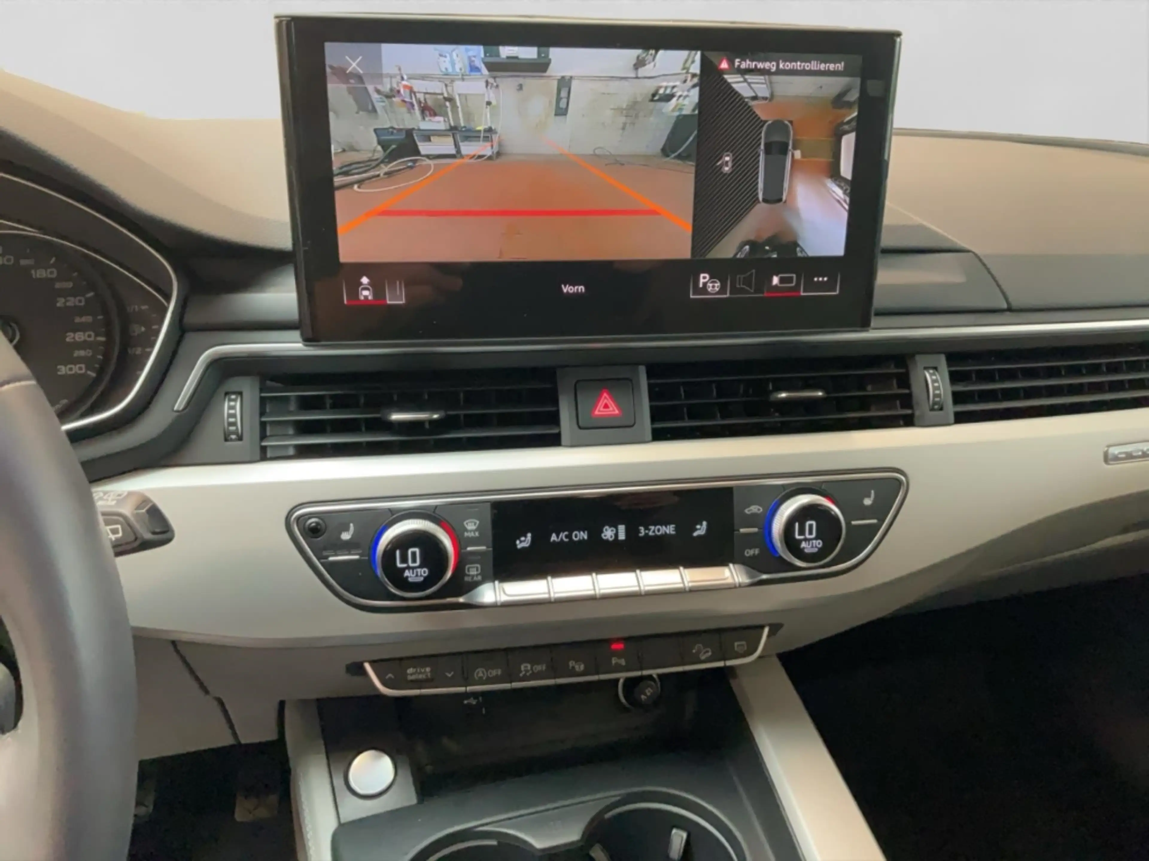 Audi A4 allroad 50 3.0 TDI quattro Alu Matrix-LED AHK Pano Kamera — photo 15