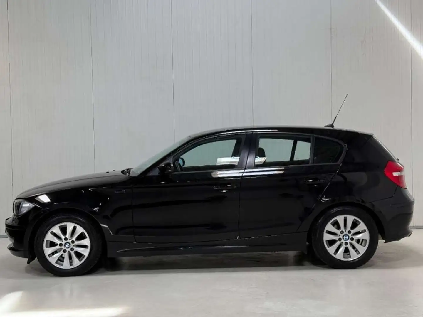 BMW 116 116i Advantage Aut. Advantage Noir - 1