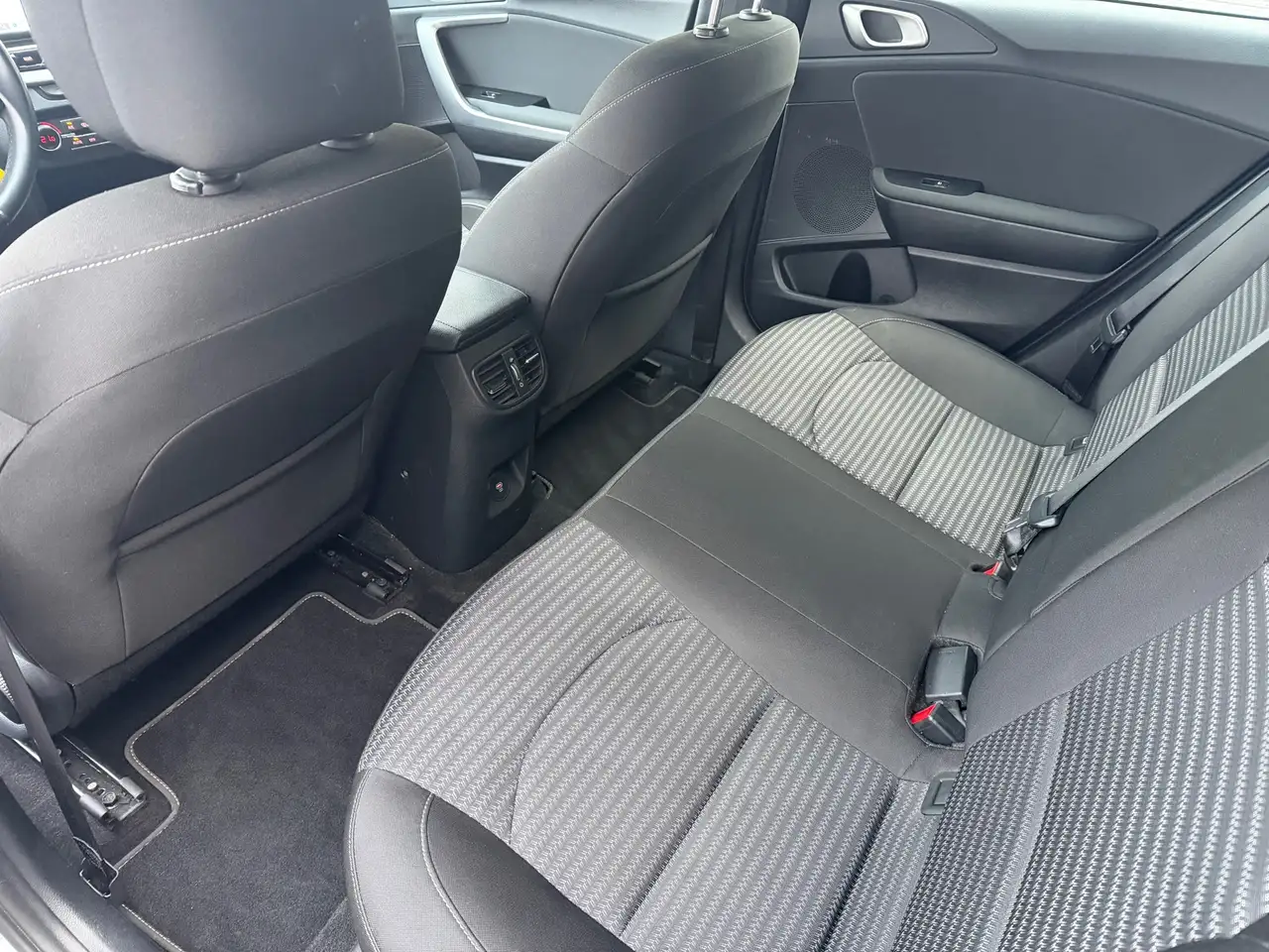 Kia Ceed SW / cee'd SW Sportswagon 1.0 T-GDi MHEV DynamicLine|Navi|Camera 32
