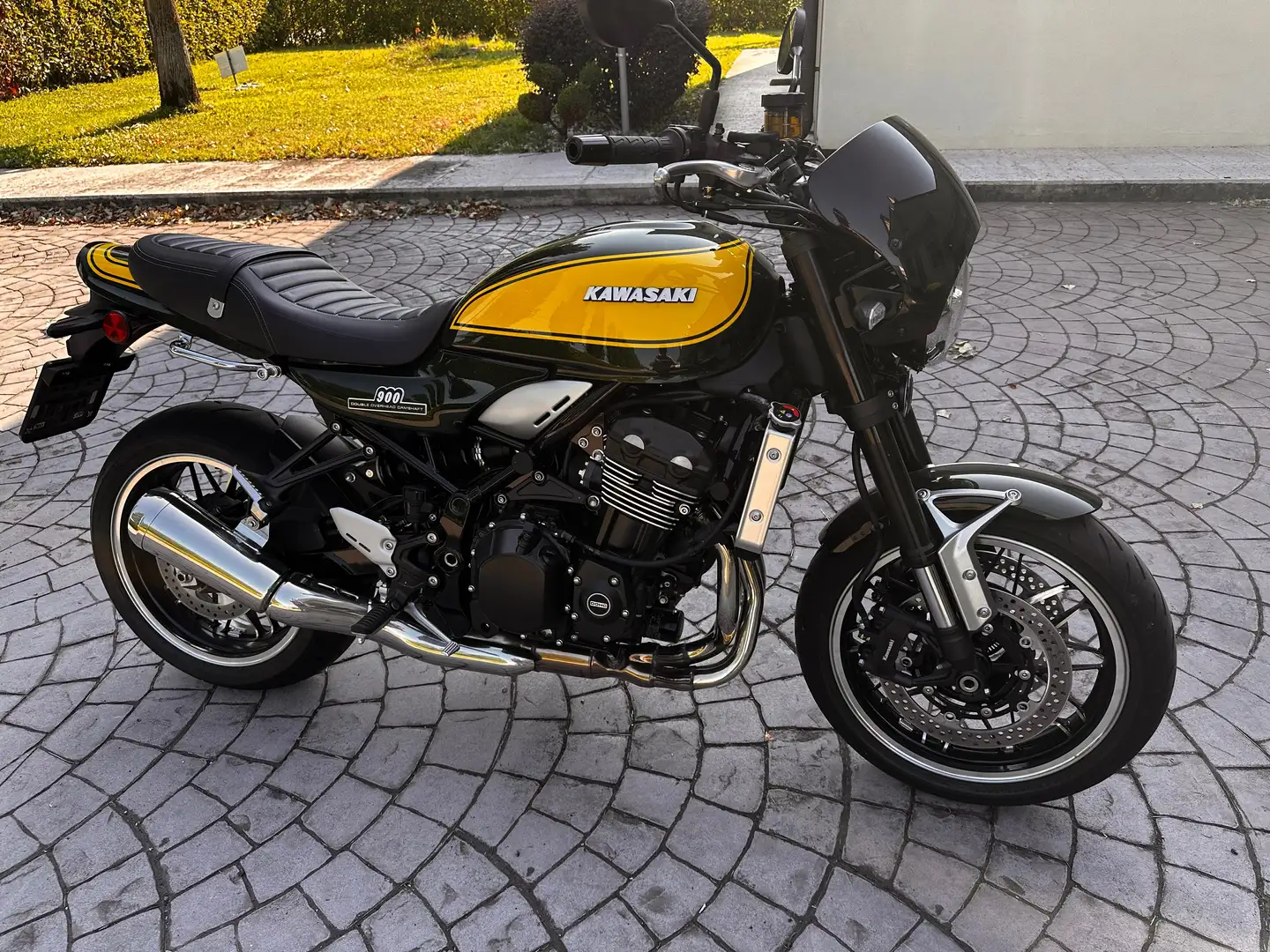 Kawasaki Z900RS zelena - 1