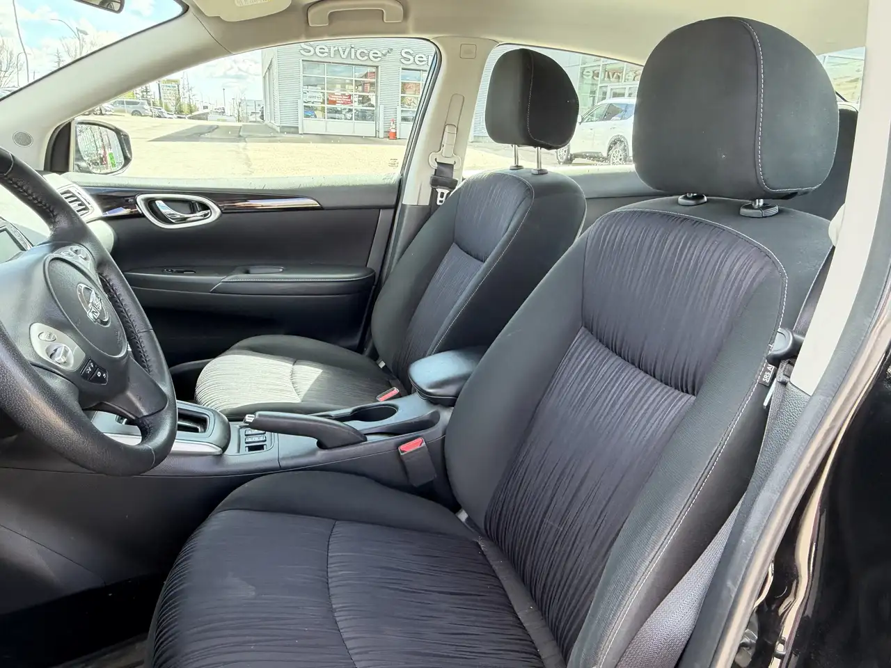 Nissan Sentra снимка Nissan Sentra
