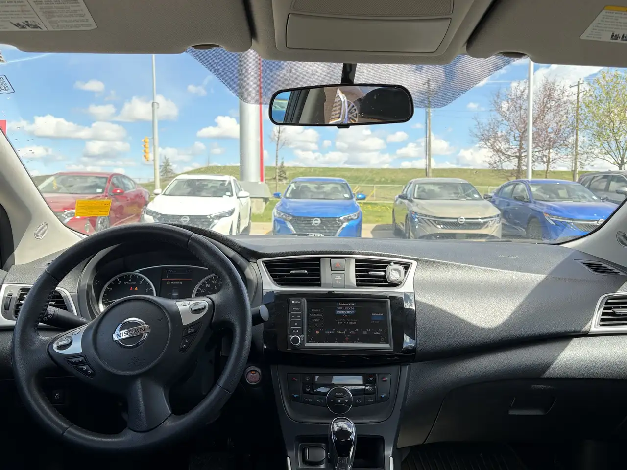 Nissan Sentra снимка Nissan Sentra