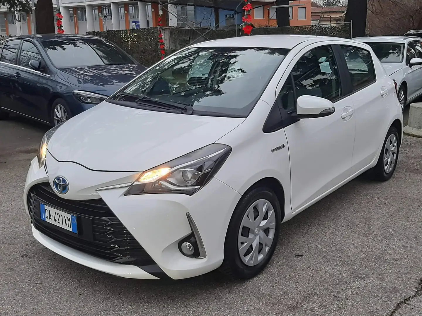 Toyota Yaris Yaris 5p 1.5h Business Blanc - 1