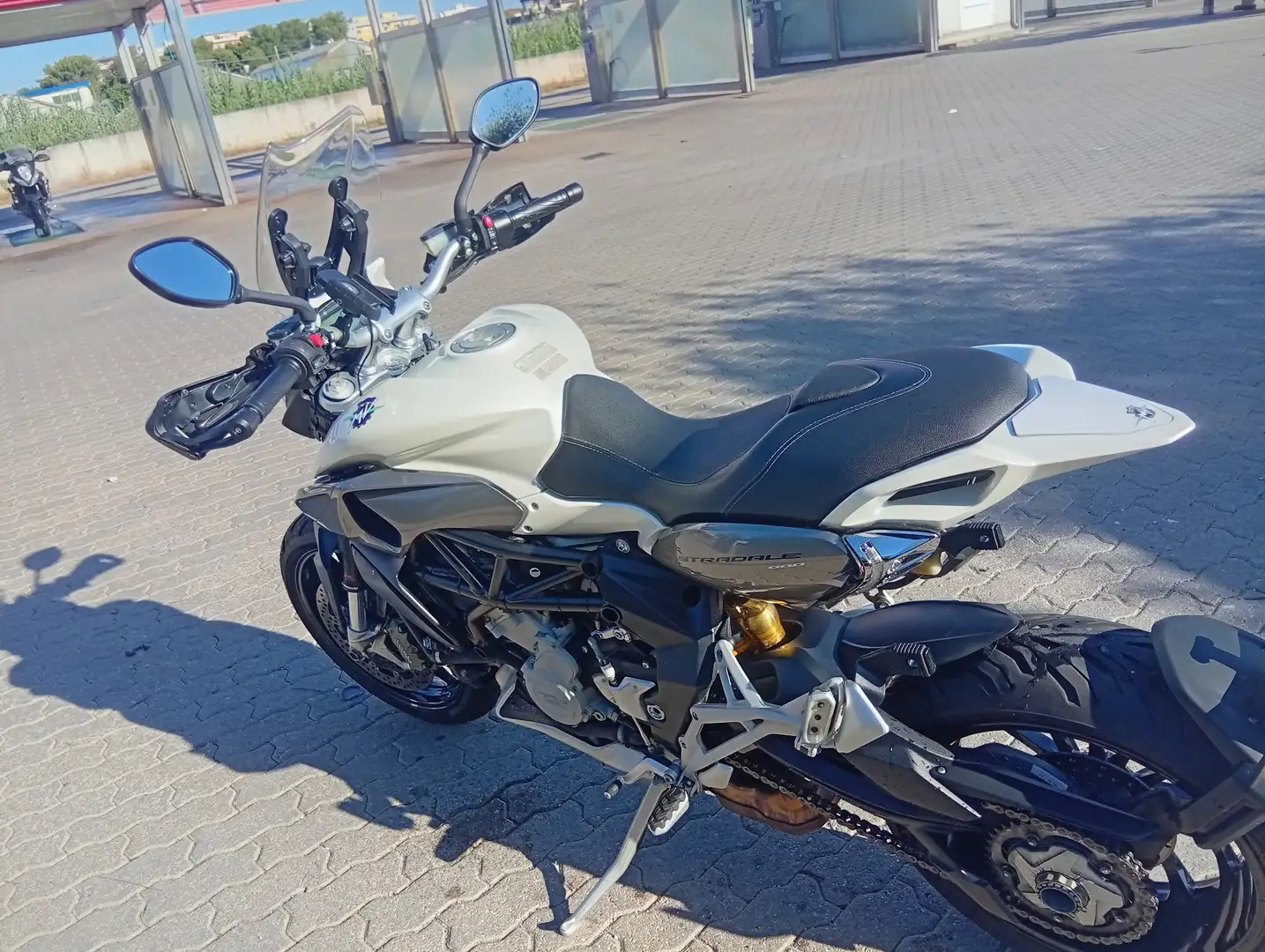 MV Agusta Stradale 800 Blanc - 1
