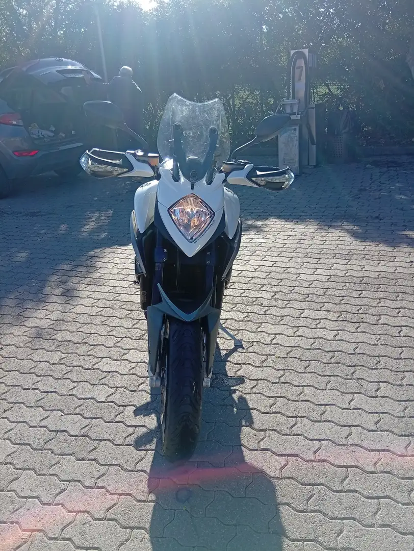 MV Agusta Stradale 800 Blanc - 2