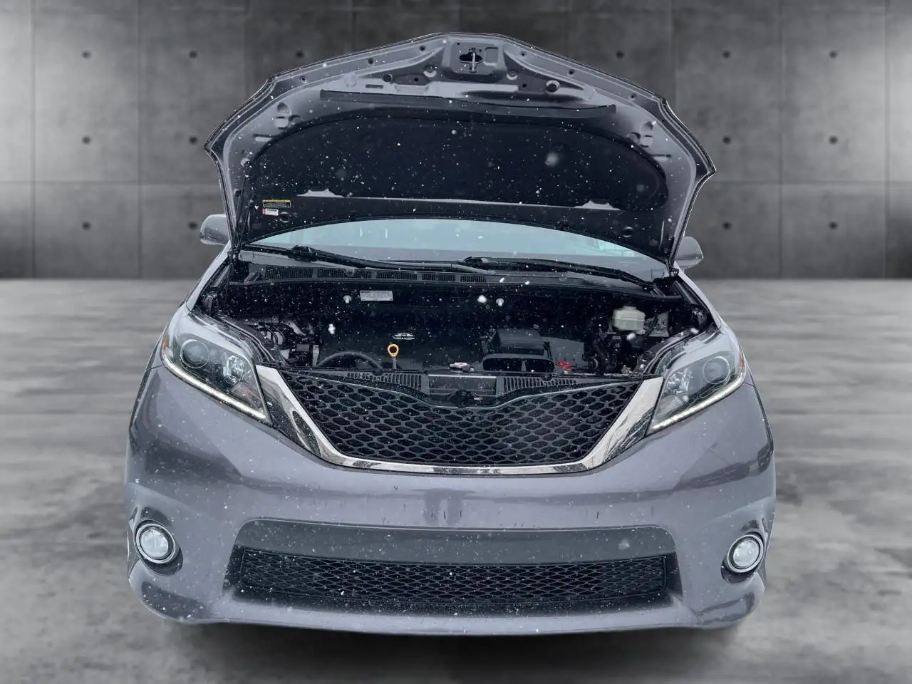 Toyota Sienna снимка Toyota Sienna