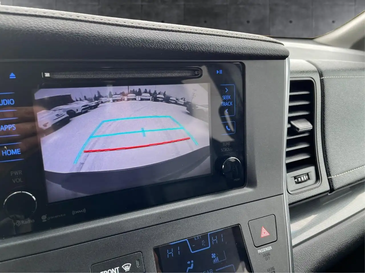 Toyota Sienna снимка Toyota Sienna