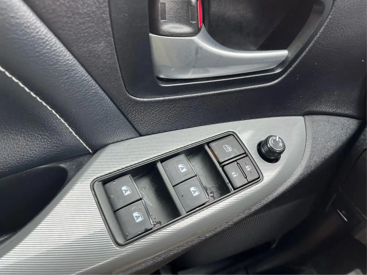 Toyota Sienna снимка Toyota Sienna