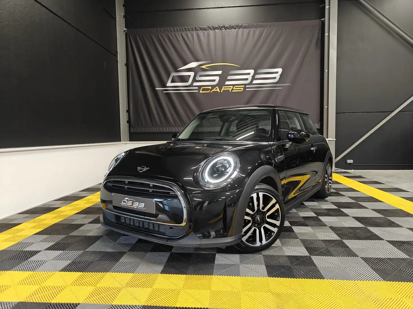 MINI Cooper 1.5 AUTOMAAT/LED/Cruise/17"/PDC/GPS/Apple/Ambi Fekete - 1