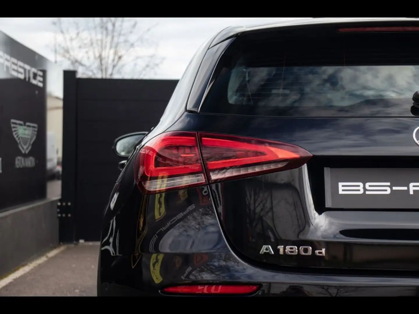 Mercedes-Benz A 180 180d 116ch Progressive Line Noir - 2