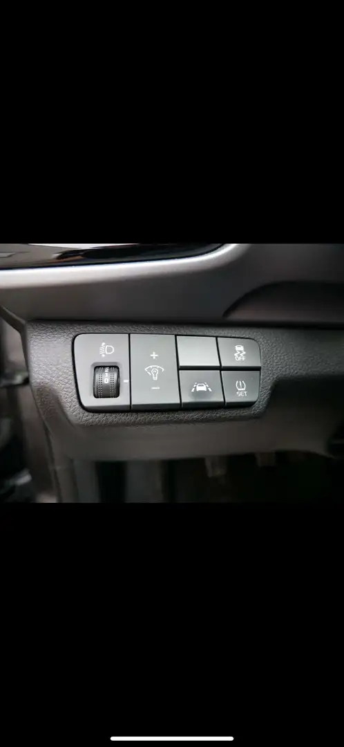 Kia Stonic 1,25 MPI ISG Silber - 2