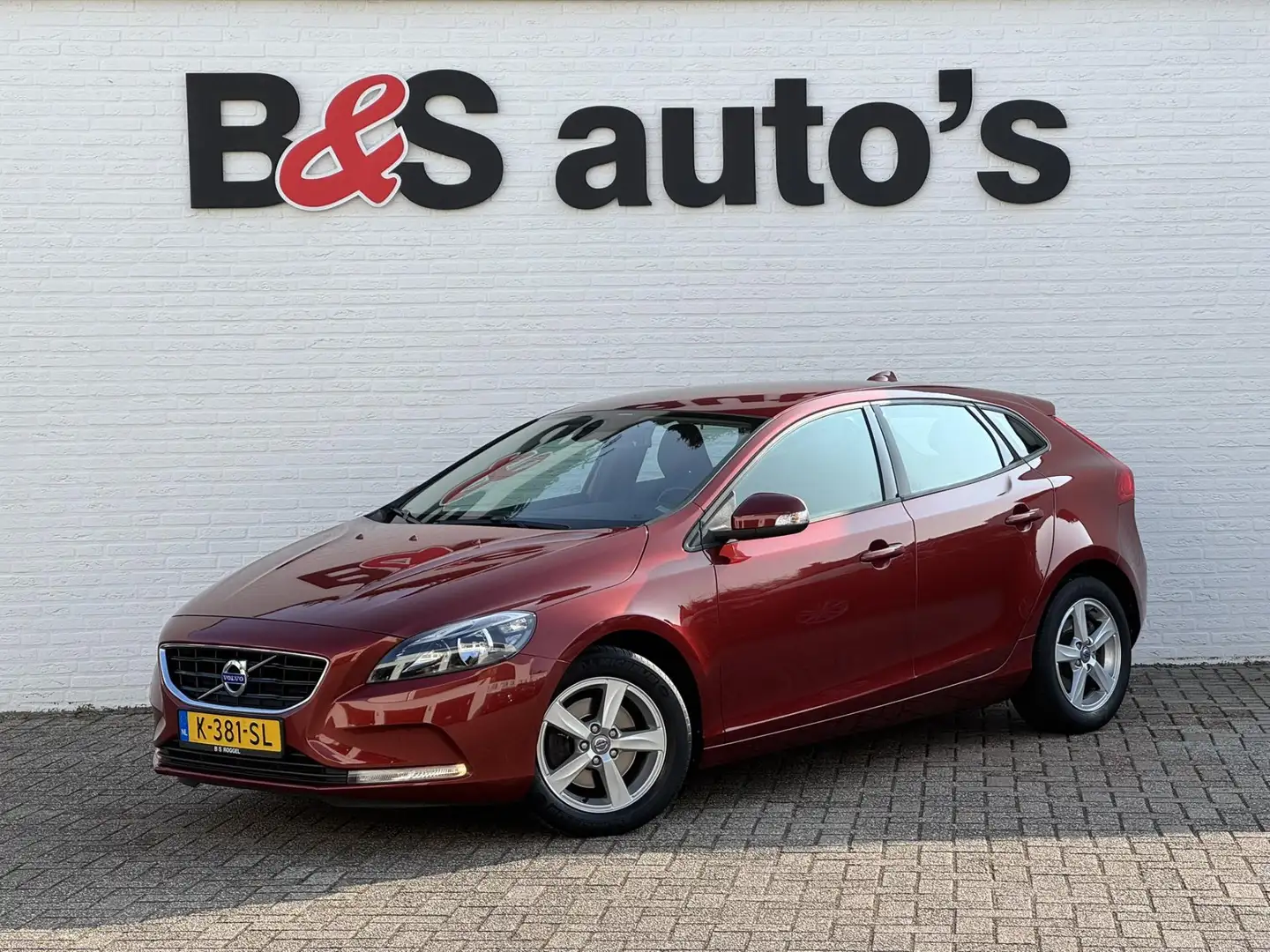 Volvo V40 1.6 T3 Momentum Cruise control Climate control Ach Rouge - 1