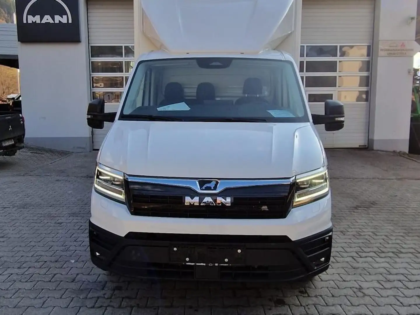 MAN TGE  3.180  SZN1E Weiß - 1