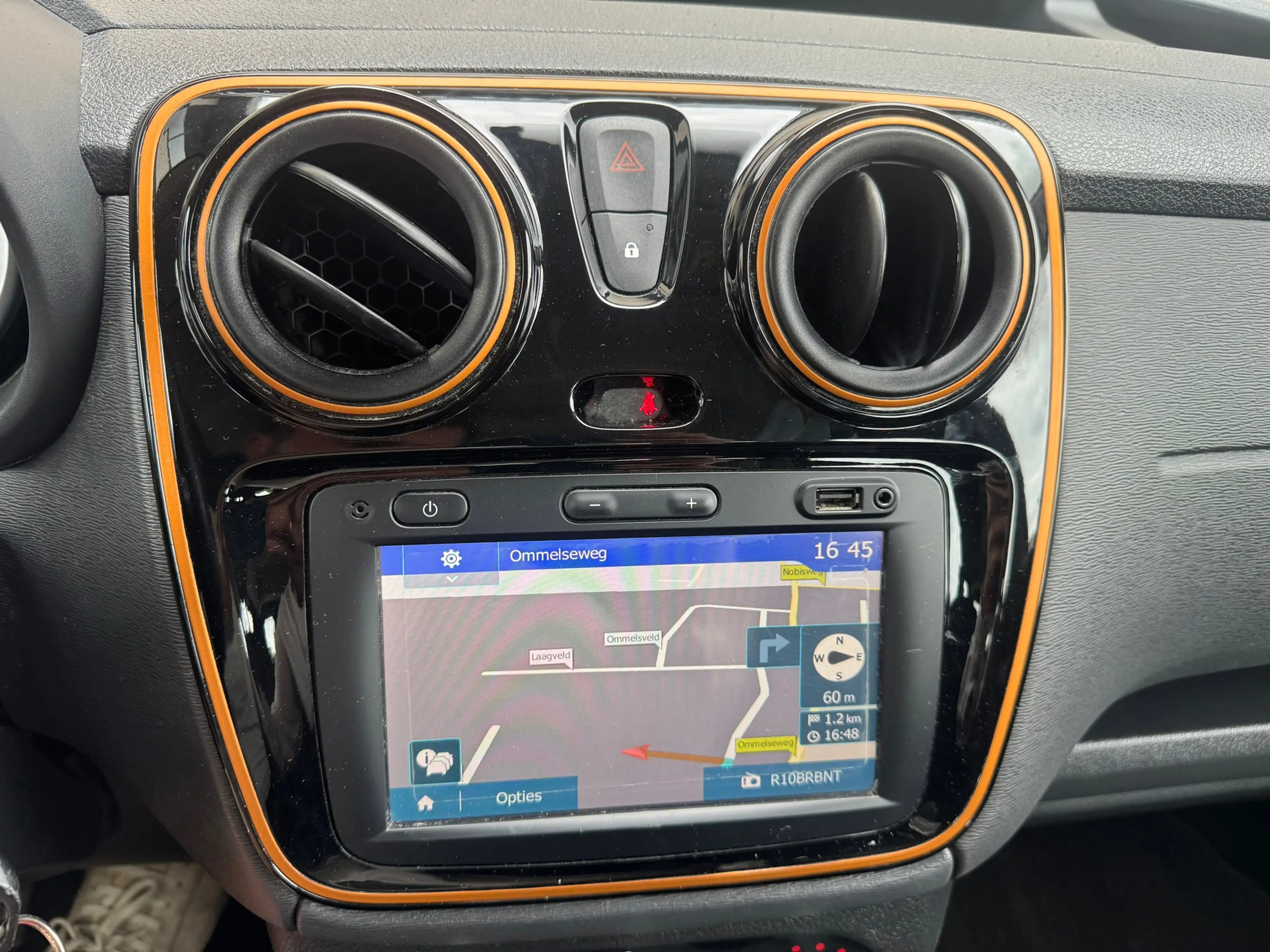 Dacia Dokker 103PK VEELPRIJS VOORDEEL Série Limitée Stepway, Na — photo 11