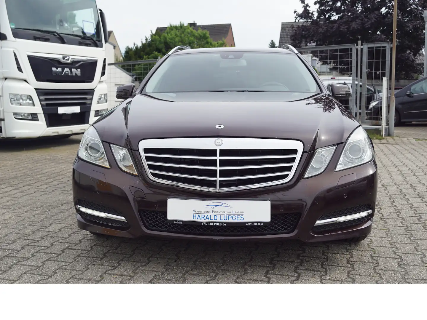 Mercedes-Benz E 300 CDI, Avantgarde, Leder, Navi, AHK, Euro 5 Maro - 2