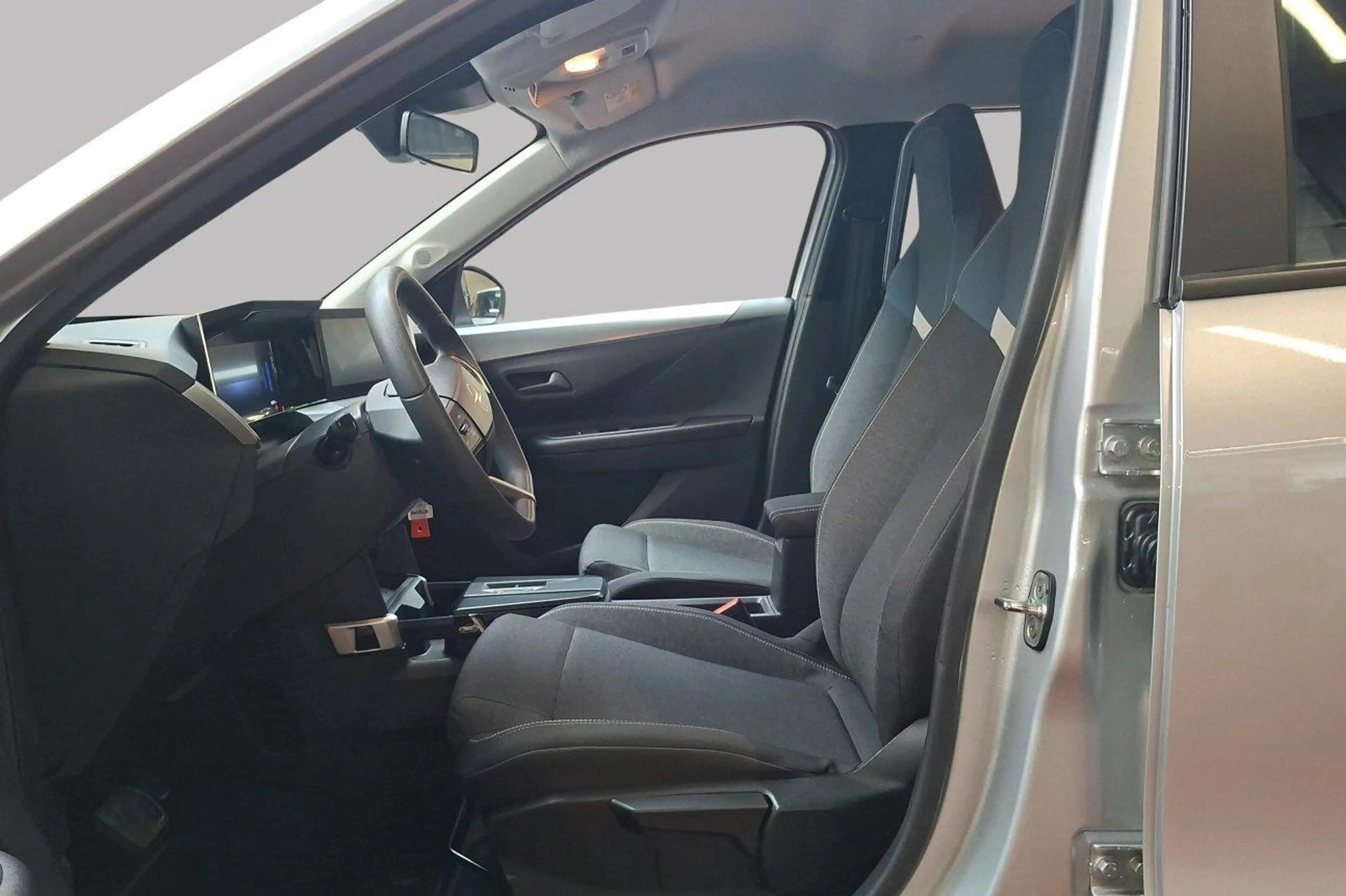 Opel Frontera Edition 1.2 Hybr — photo 10