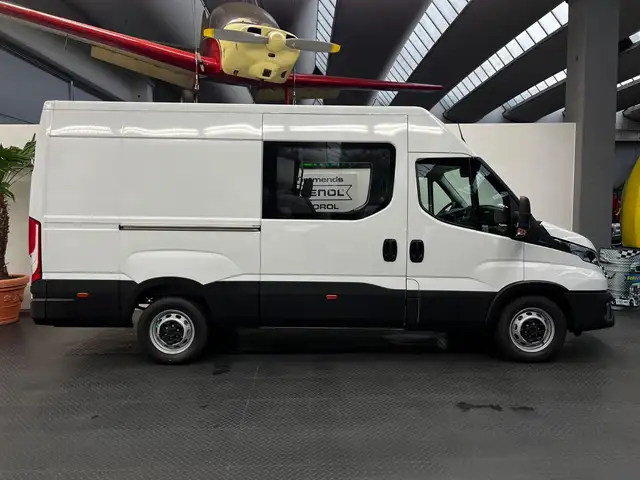 Iveco Daily 35S14 CRV DoKa 7-Sitzer / Kasten NEW MODEL