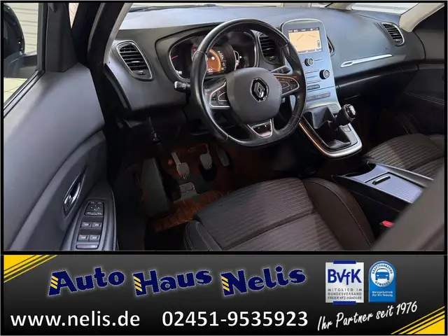 Renault Scenic view 9
