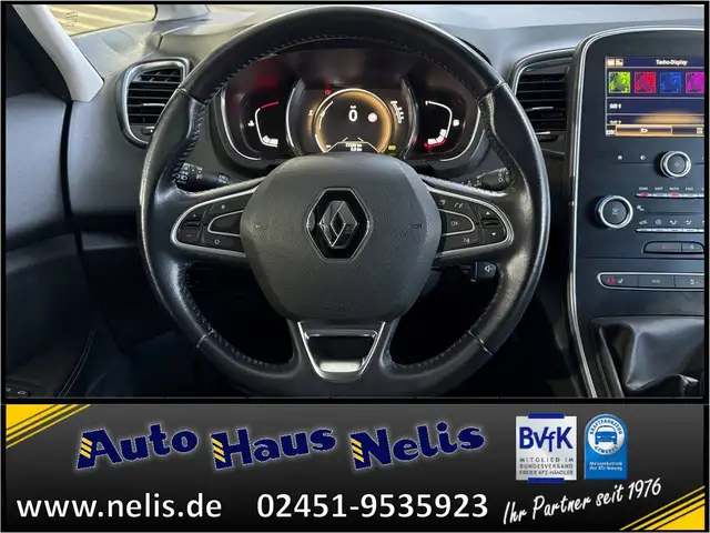 Renault Scenic view 11