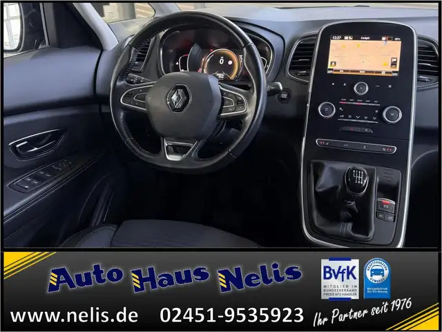 Renault Scenic view 10