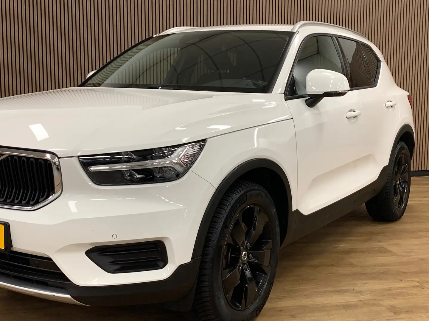 Volvo XC40 2.0 T4 Inscription|Automaat|70000KM|Camera|Navigat White - 2