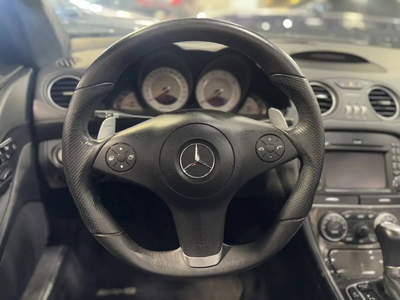 Mercedes-Benz SL снимка Mercedes-Benz SL