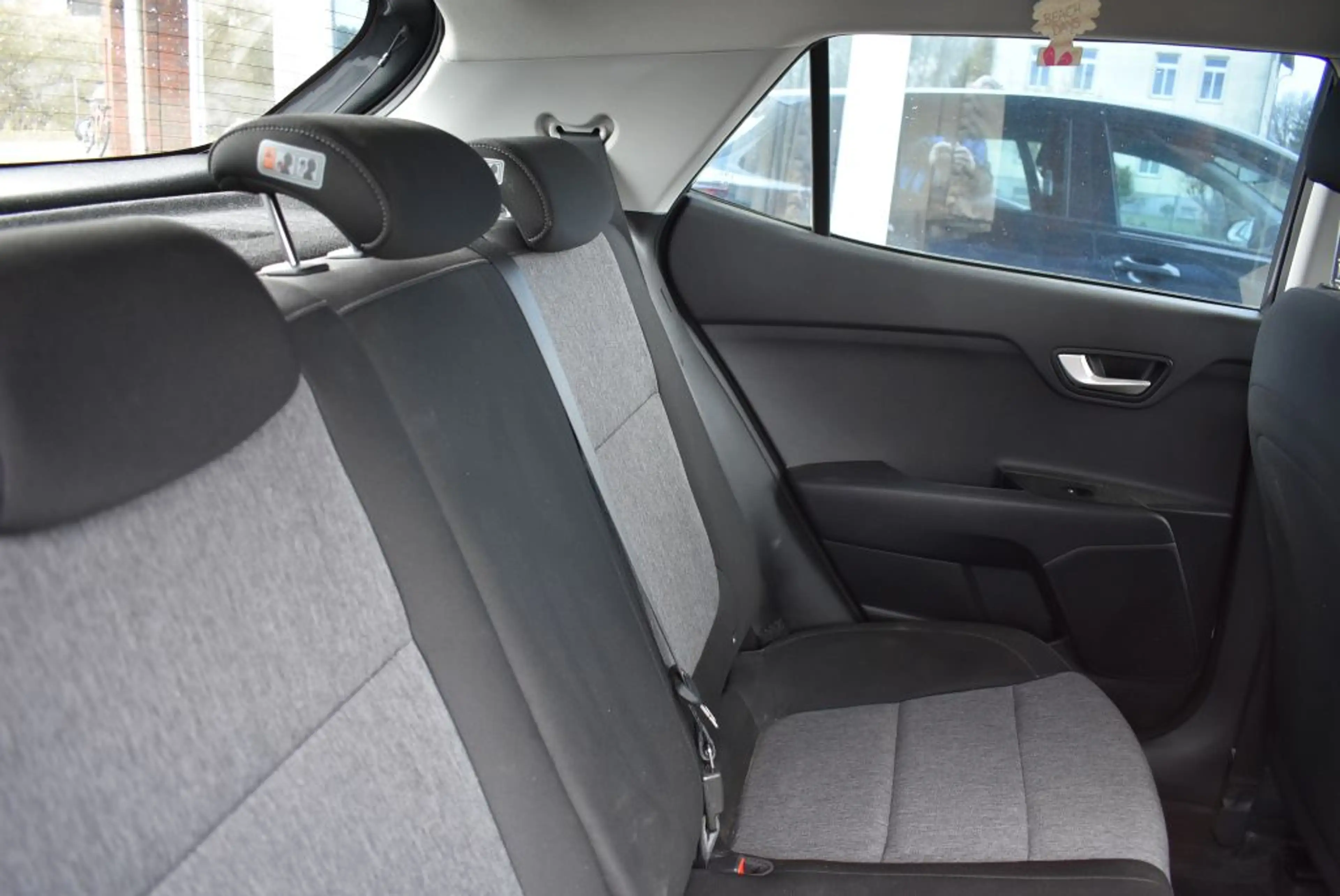 Kia Stonic 1.4 Autm. Edition 7 Alu Sitzheizung Tempomat Klima — photo 5