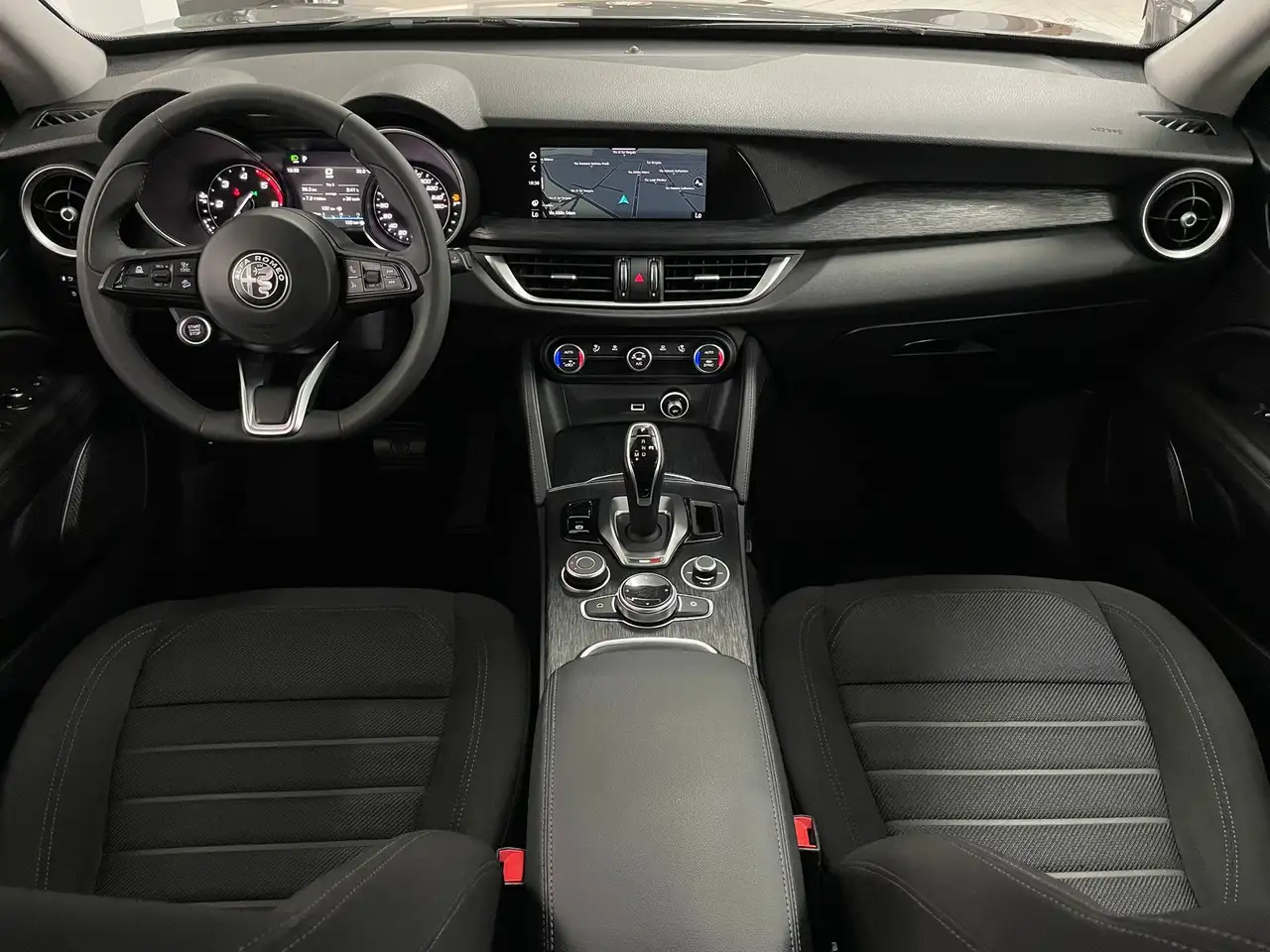 Alfa Romeo Stelvio 2021 — фото 11