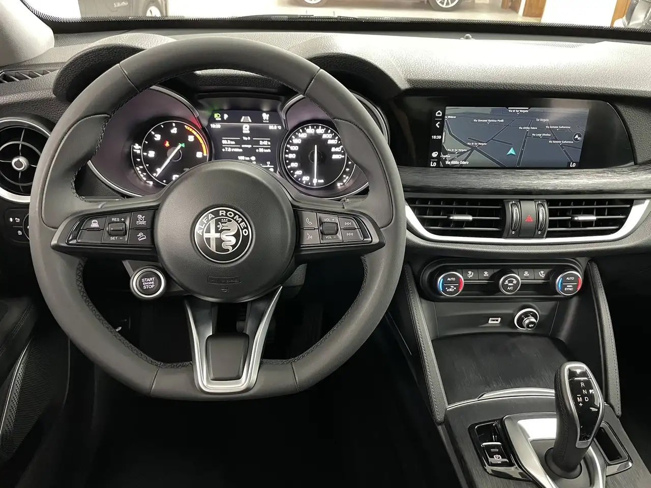 Alfa Romeo Stelvio 2021 — фото 12