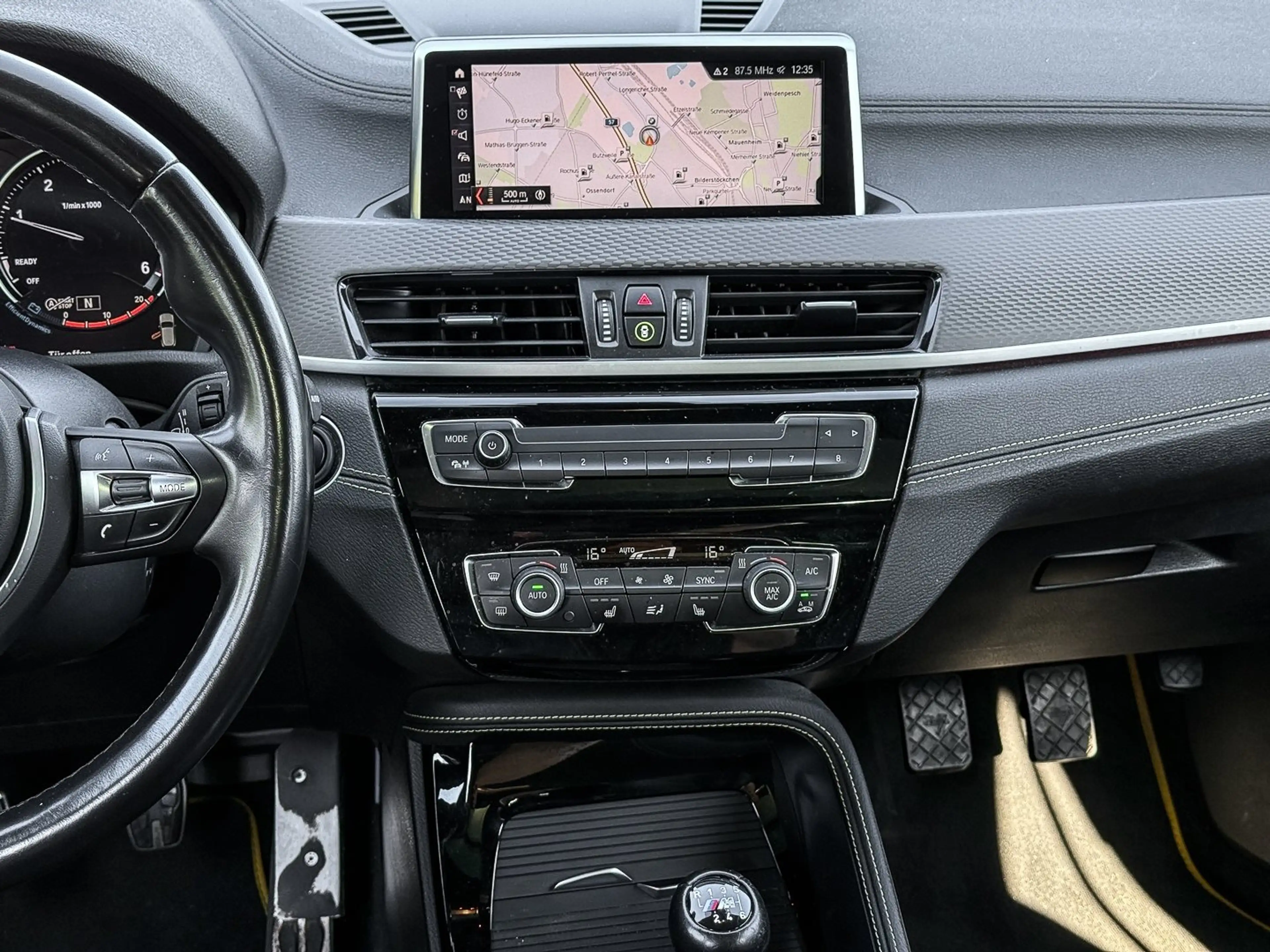 BMW X2 sDrive18d PANO+RFK+NAVI+LED+PDC+V+H — photo 10