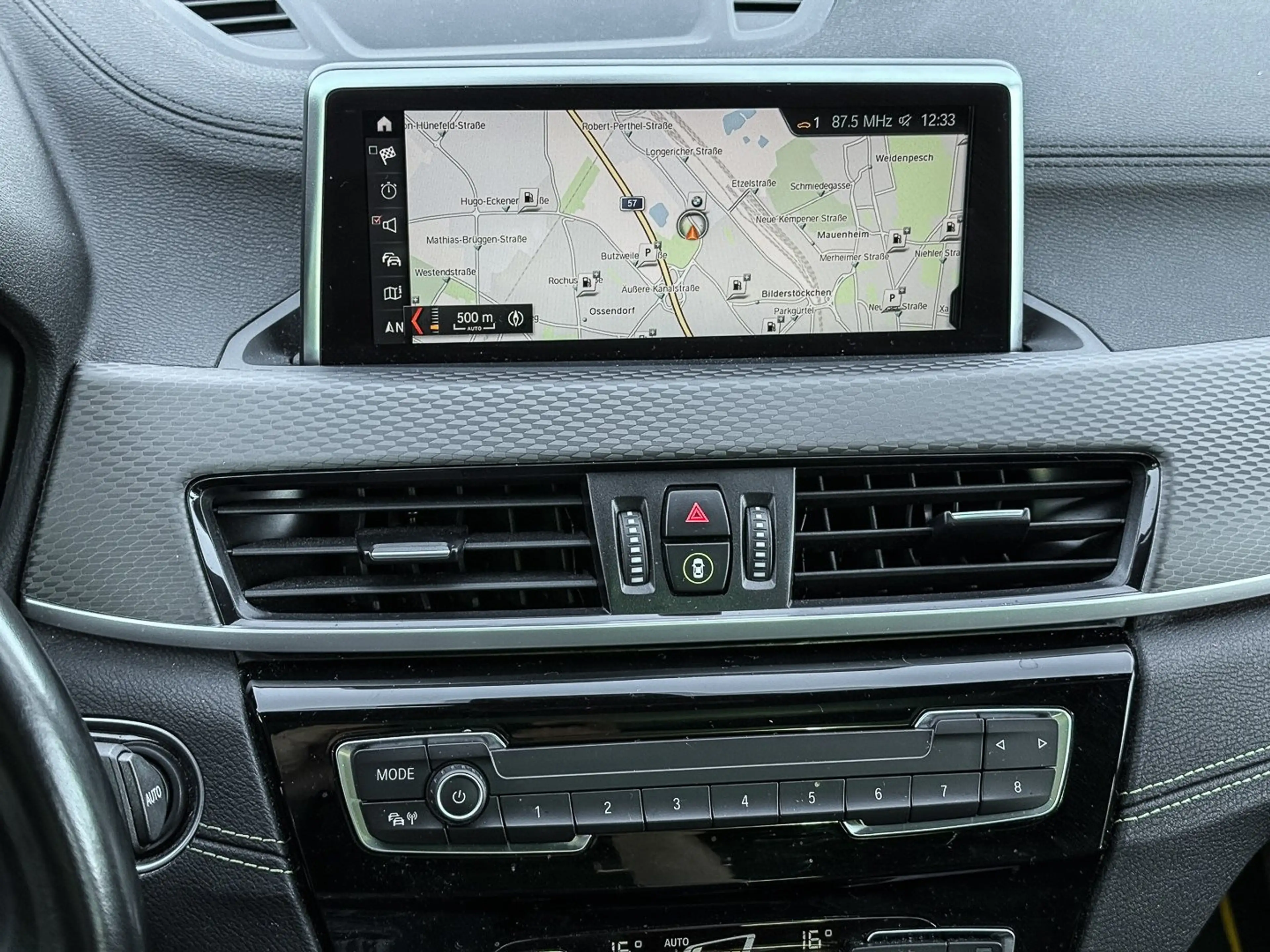 BMW X2 sDrive18d PANO+RFK+NAVI+LED+PDC+V+H — photo 11
