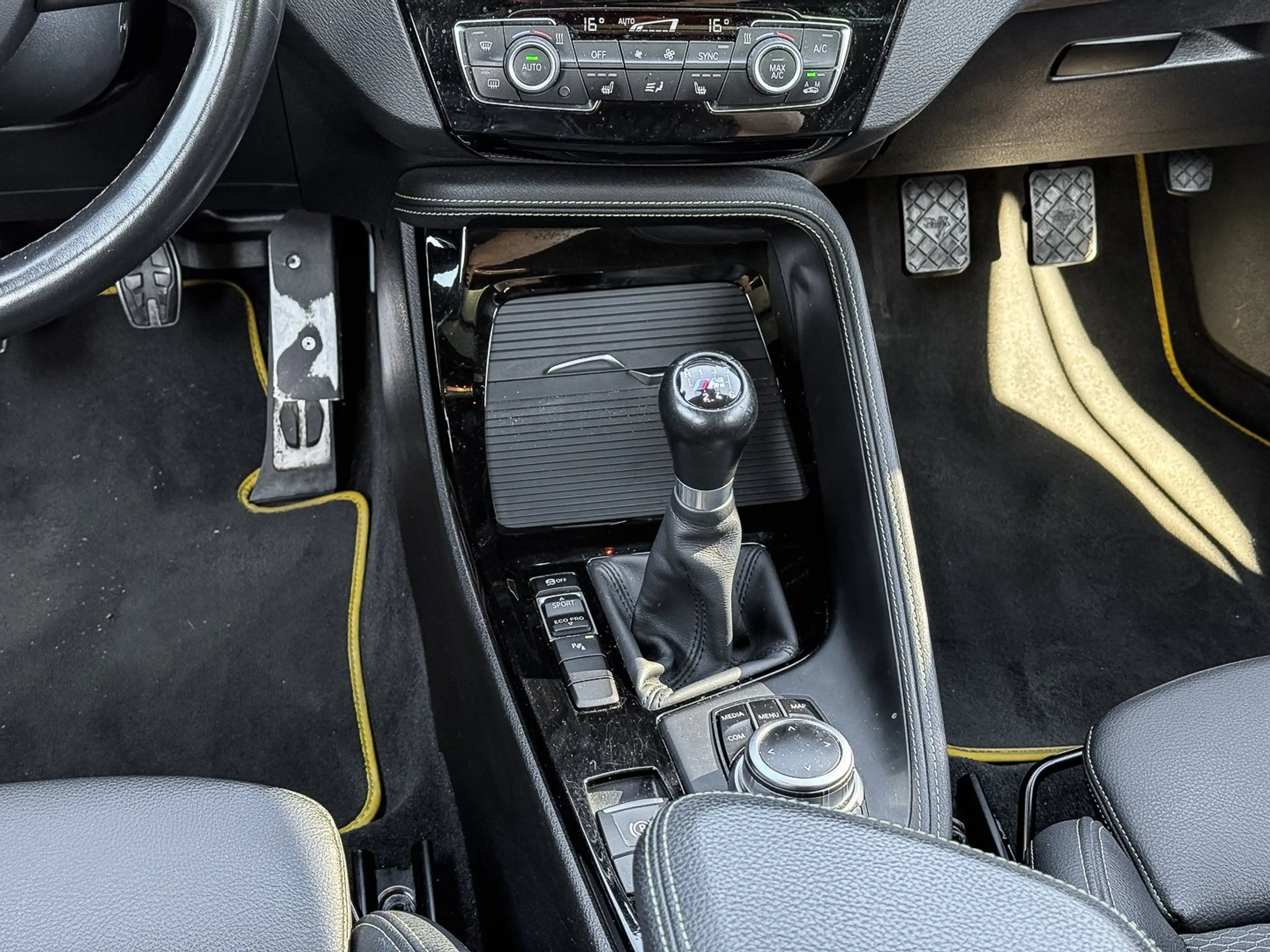 BMW X2 sDrive18d PANO+RFK+NAVI+LED+PDC+V+H — photo 13