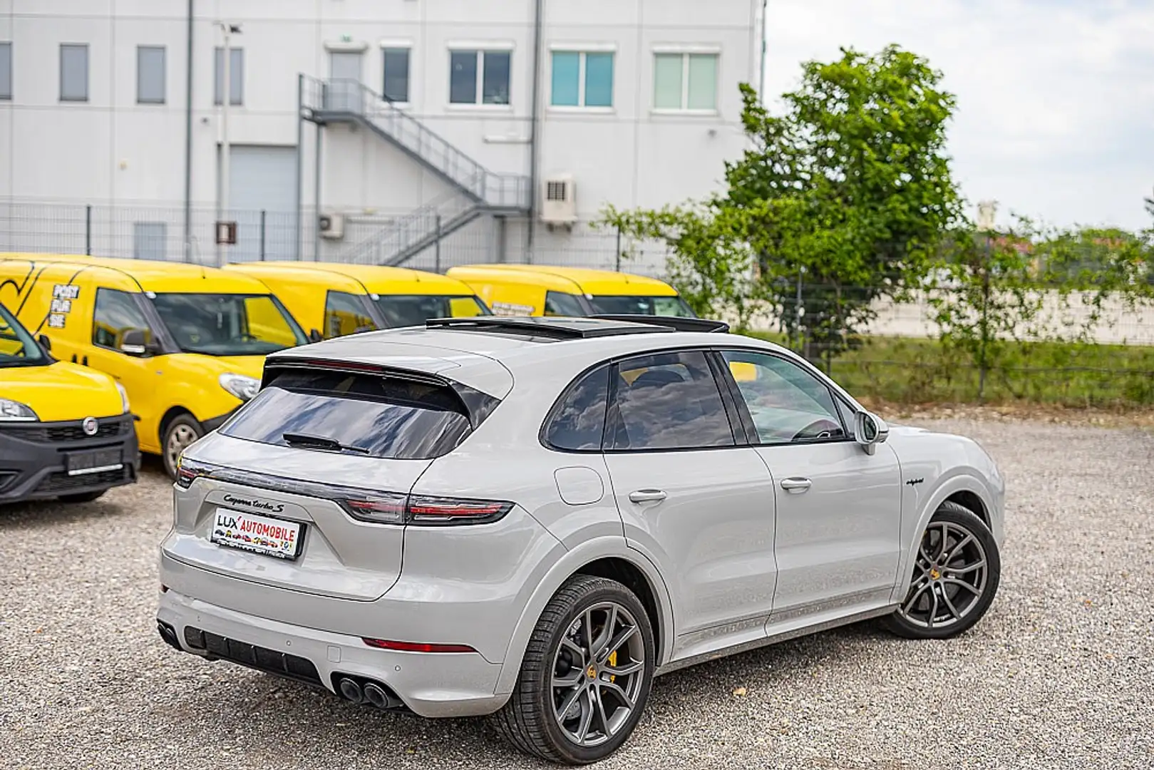 Porsche Cayenne III Turbo S E-Hybrid PHEV 17,9 kWh Aut. Grijs - 2