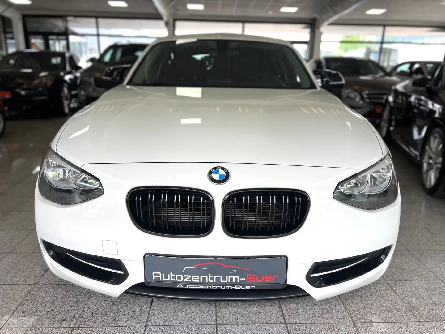BMW 116 Baureihe 1 Lim. 5-trg. 116 i Sport-Line Blanco - 1