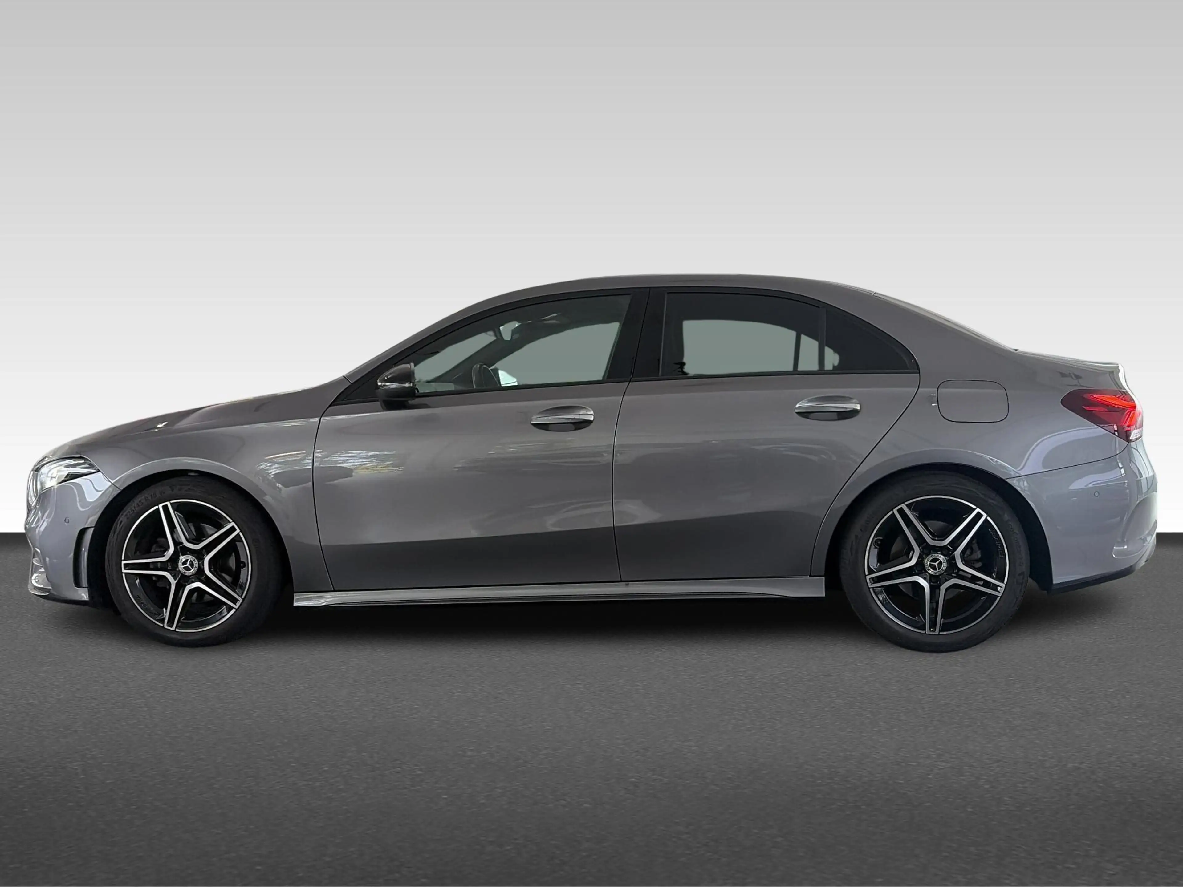 Mercedes-Benz A 200 Business Solution AMG — photo 2