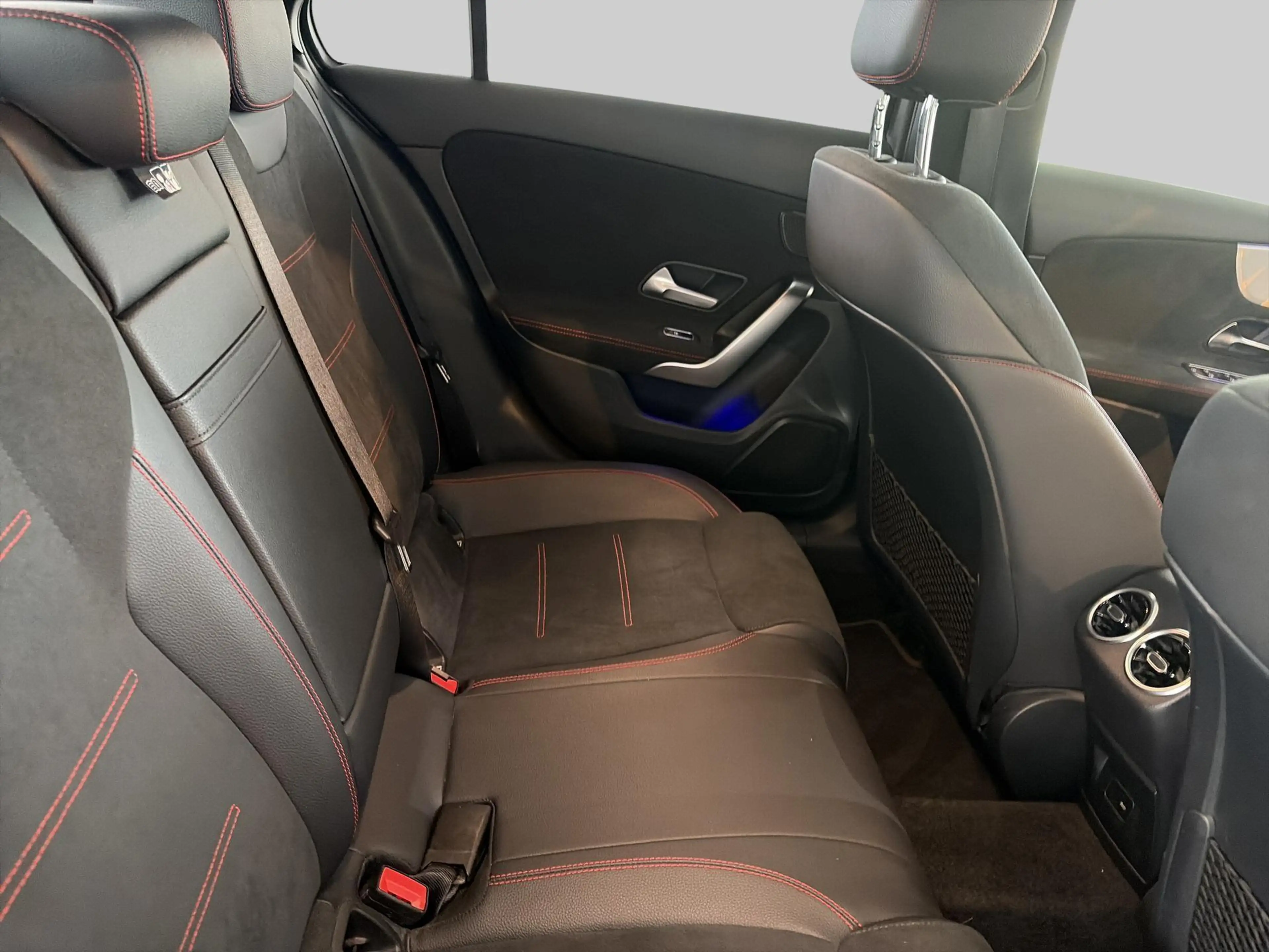 Mercedes-Benz A 200 Business Solution AMG — photo 14