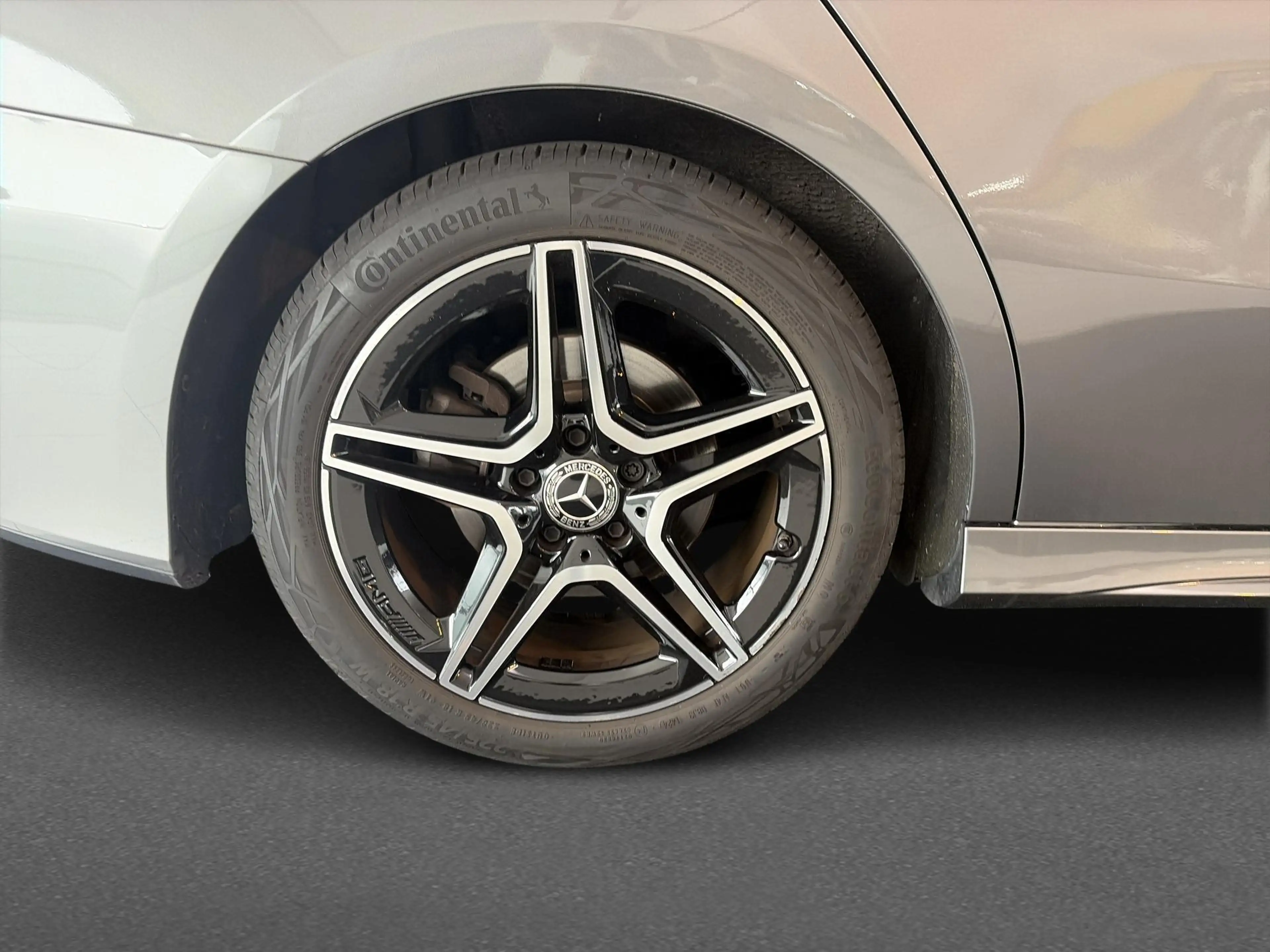 Mercedes-Benz A 200 Business Solution AMG — photo 11