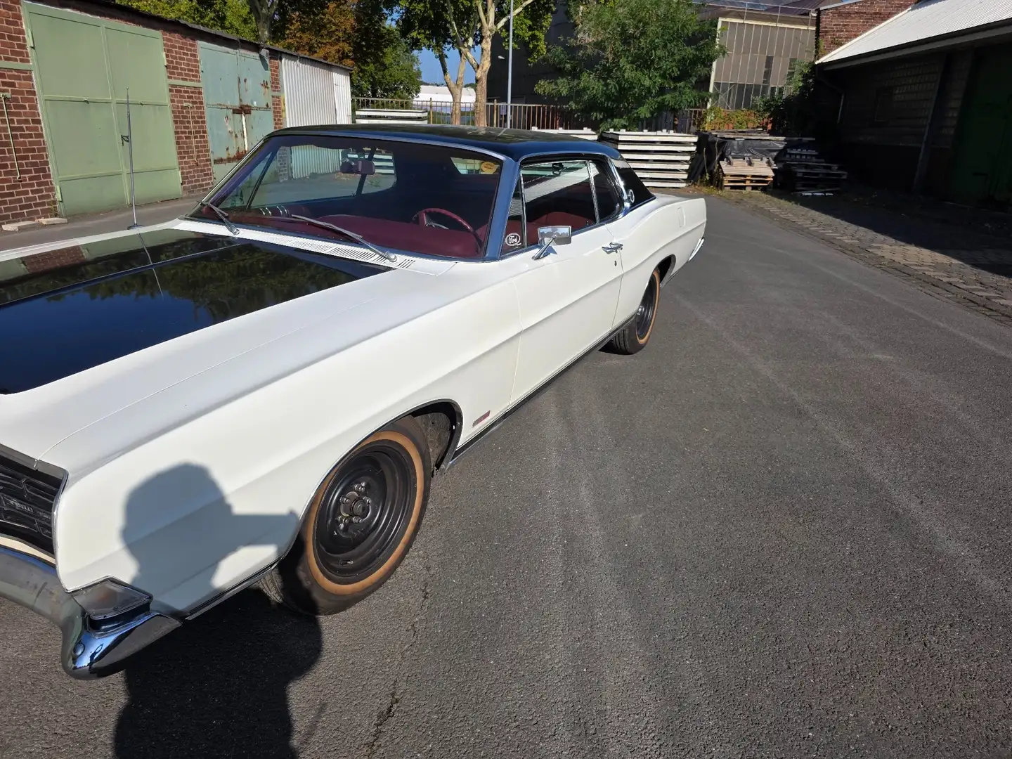 Oldtimer Ford LTD 390 Wit - 2