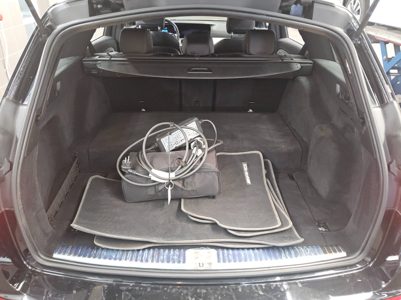 Mercedes-Benz E 300 T de 4M AMG-Line T-Leder Navi LED — photo 13