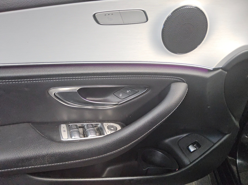 Mercedes-Benz E 300 T de 4M AMG-Line T-Leder Navi LED — photo 10