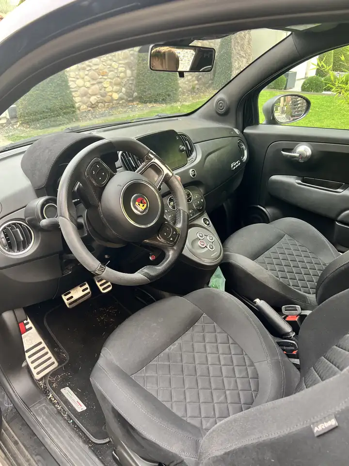 Abarth 695C 2023
