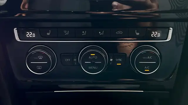 Volkswagen Golf view 19