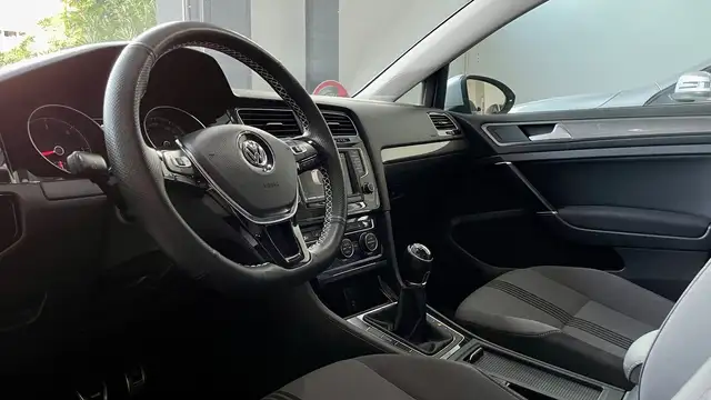 Volkswagen Golf view 16