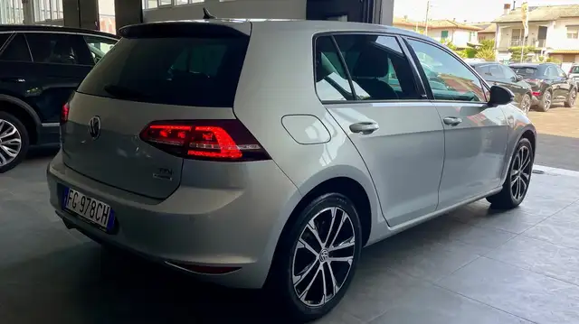 Volkswagen Golf view 7